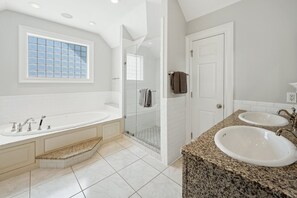 Casa, 6 habitaciones | Baño | Toallas 