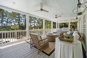 Casa, 6 quartos | Terraço/pátio