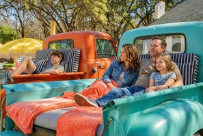 Property grounds - Drive-In & Dream - Theater - Pool - Pickleball (San Antonio)