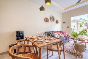Deluxe Villa, Pool View | Dining - Solari Elephant Villa (Ubud)
