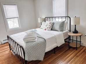 Desk, free WiFi, bed sheets - Kenoza Lake Waters w/Lake Access~Canoe~<br>Ice-fish (Callicoon)