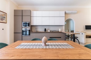 Dining - Cozy and modern apartment in the most elegant neighborhood of Naples (Napoli)