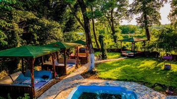 Bañera de hidromasaje exterior