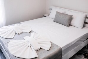 Comfort-Doppel- oder -Zweibettzimmer, Balkon | Schreibtisch, kostenloses WLAN