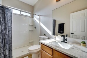 Towels - 8 Mi to Saguaro National Park: Family Home w/ Yard (Tucson)