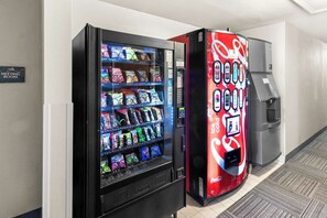 Interior - Guesthouse Inn & Suites Kelso / Longview (Kelso)