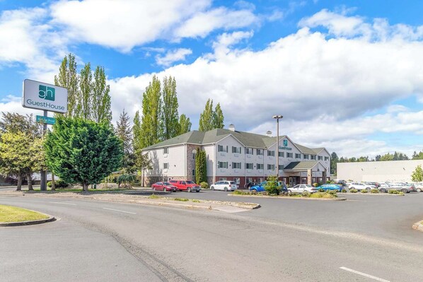 Exterior - Guesthouse Inn & Suites Kelso / Longview (Kelso)