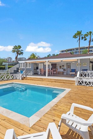 Outdoor pool - Villa Papaya
Comfortable villa with private pool and sea view (Willemstad)