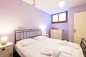 House, Partial Sea View | Iron/ironing board, free cribs/infant beds, free WiFi, bed sheets - Aegean Whisper Home (Krotiri Paros)