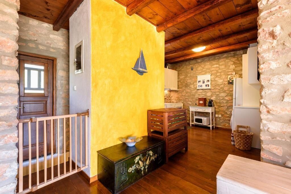 House, Partial Sea View | Bahagian dalam