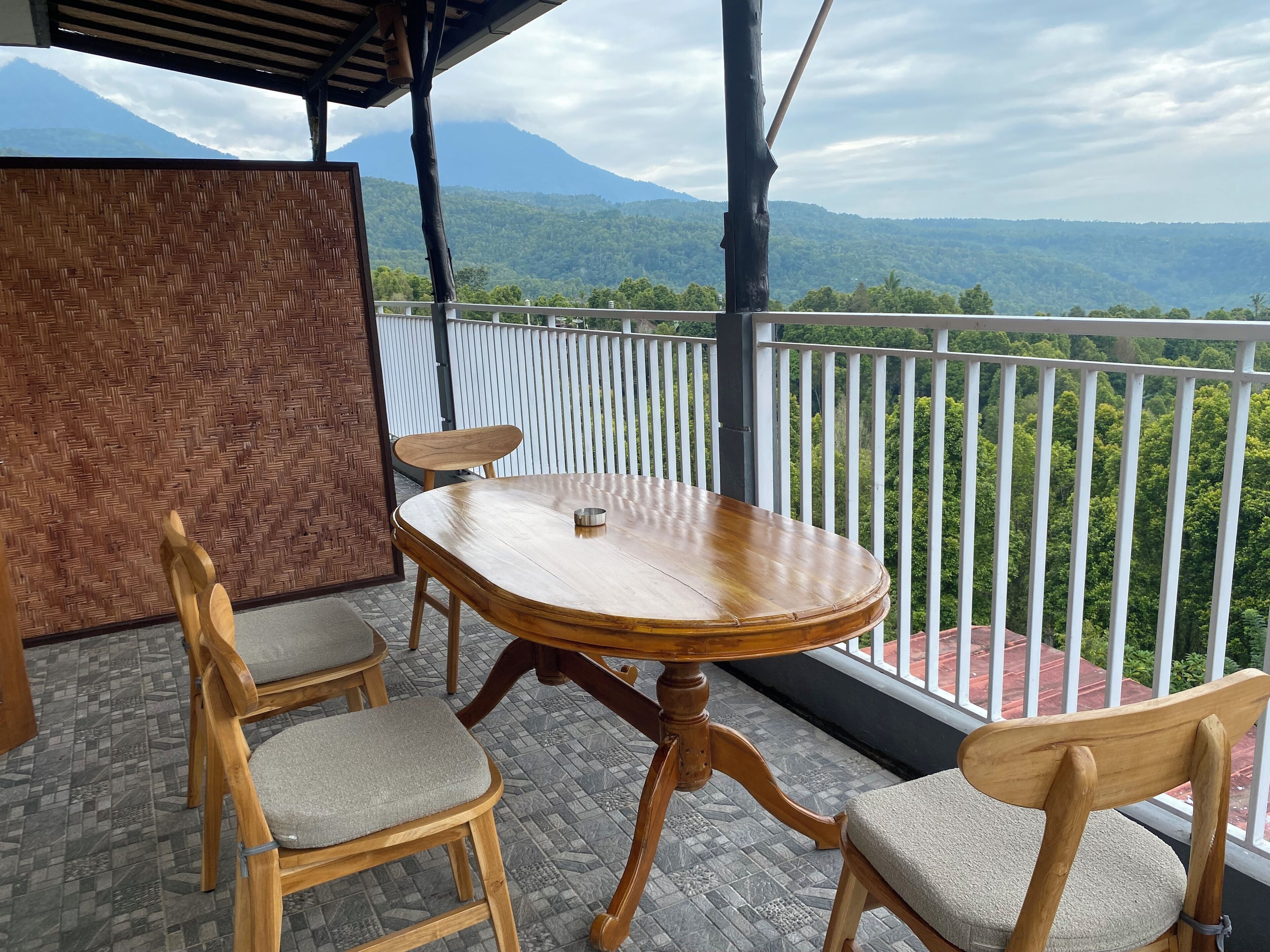 Economy Shared Dormitory, Balcony, Mountain View | Outdoor dining