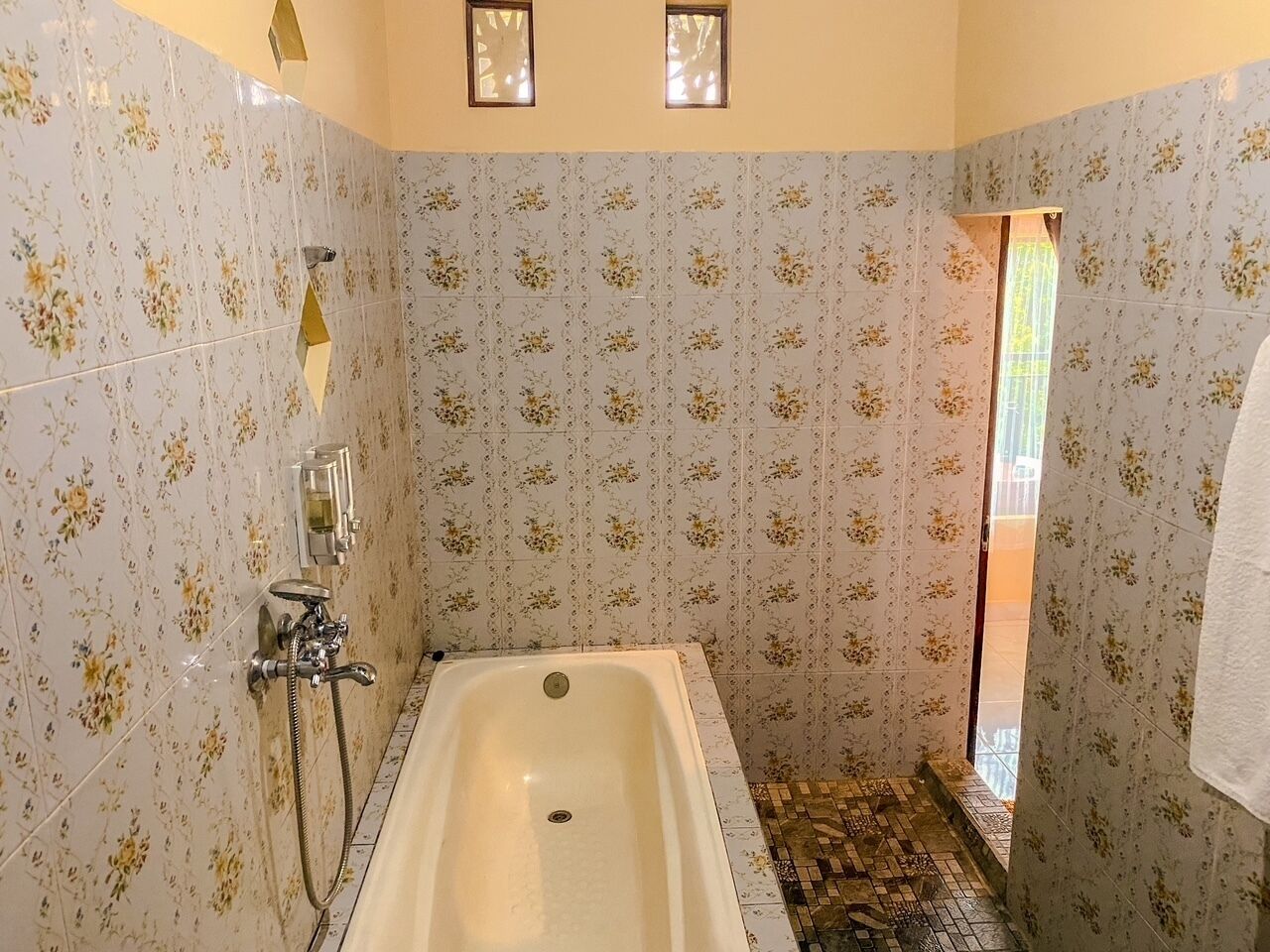 Deluxe Double Room, Balcony, Mountain View | Bathroom