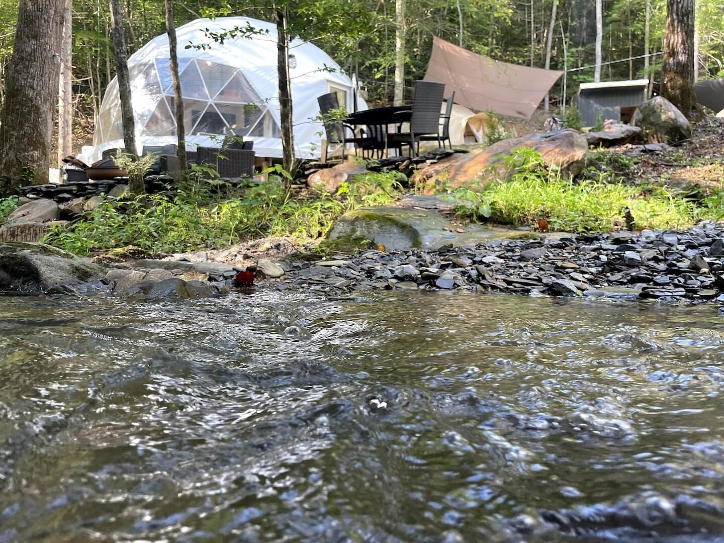 屋外ダイニングエリア