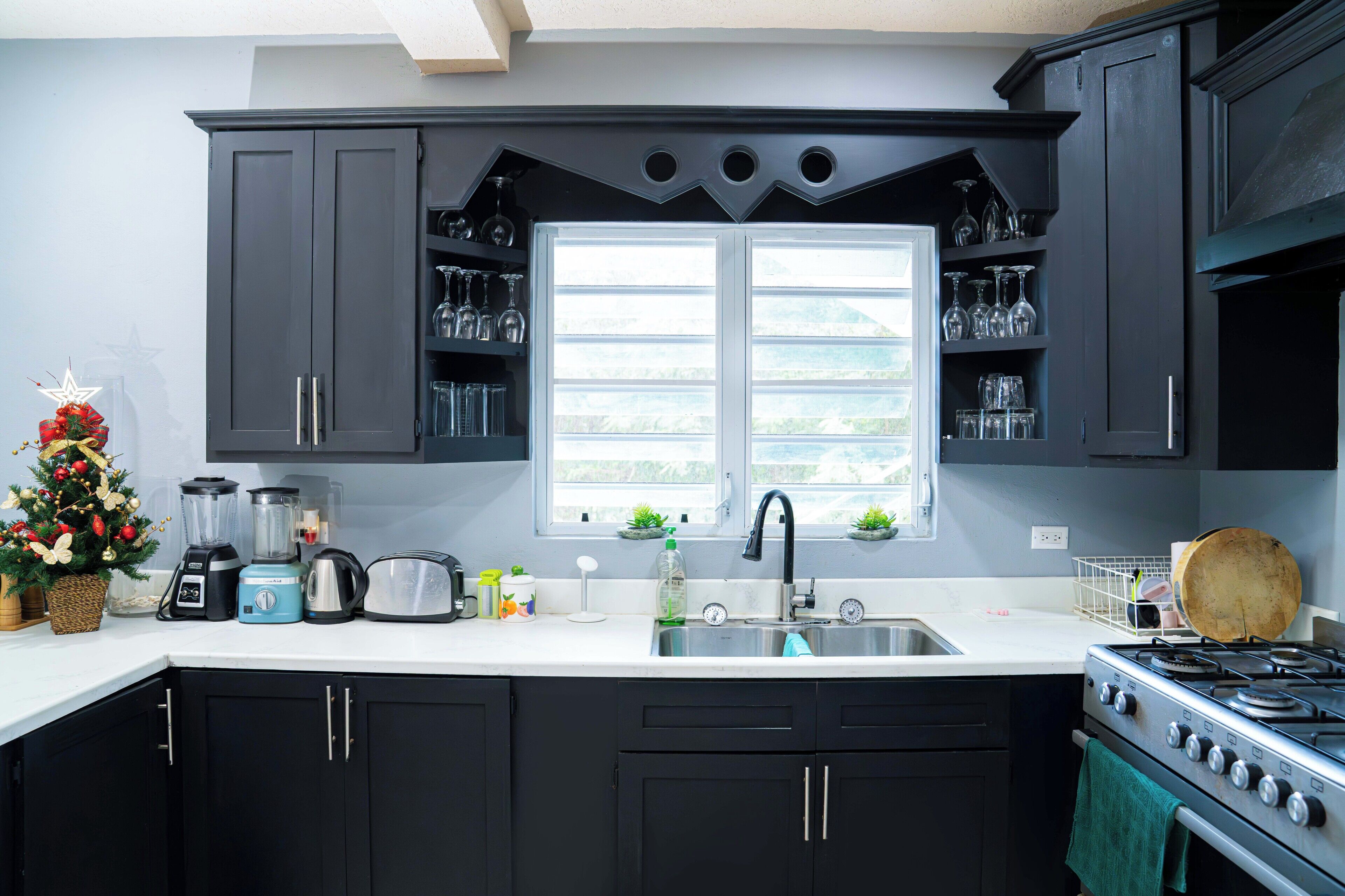 Deluxe Apartment, Balcony, Valley View | Private kitchen | Full-size fridge, microwave, oven, stovetop