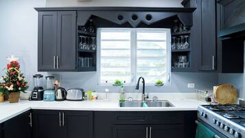 Deluxe Apartment, Balcony, Valley View | Private kitchen | Full-size fridge, microwave, oven, stovetop