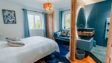 3 bedrooms, iron/ironing board, travel crib, free WiFi