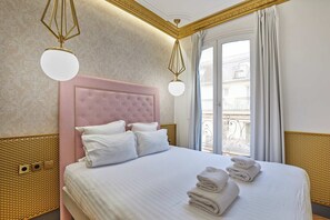 Apartment | 3 bedrooms, laptop workspace, iron/ironing board, bed sheets - Sublim Ac-3 BDR Montaigne/arc de Triomphe (Paris)