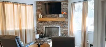 Cozy Home Away From Home - Near Downtown Evans!