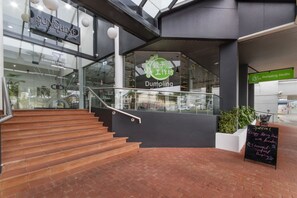 Exterior detail - Sunshine Tower Hotel (Cairns)