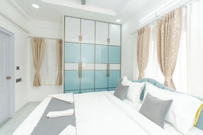 Attico | Una scrivania, ferro/asse da stiro, Wi-Fi gratuito