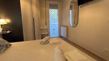 2 bedrooms, iron/ironing board, free WiFi, bed sheets