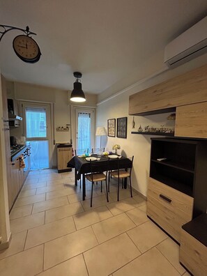 Dining - Gardenia Guest House (Massa)
