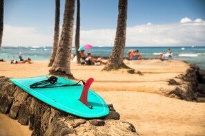 Beach - 2BR Ocean View Condo at The Windsor Waikiki Near the Beach (Honolulu)