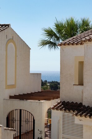 Property grounds - *Casa Flora* Bungalow with pool in Calpe (Calp)