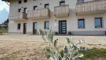 Familie appartement, patio, uitzicht op stad | Exterieur