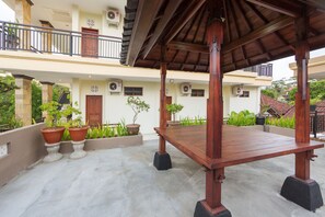 Outdoor dining - Padma Retreat Ubud (Ubud)