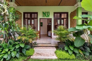 Perincian bahagian luar