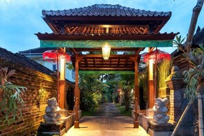 Property grounds - Padma Retreat Ubud (Ubud)