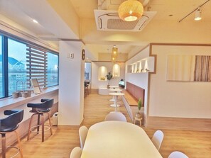 Dining - Mozzi Hostel (Busan)