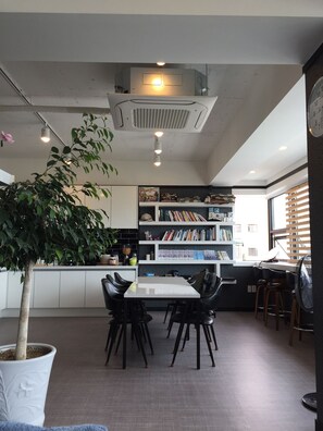 تناول الطعام