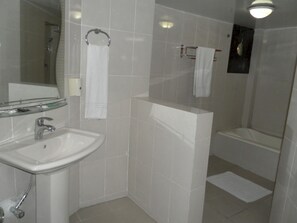 Bathroom - Garden Residence (Dhaka)