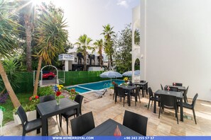 Tempat makan outdoor