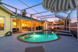 Pool - Sleeps 12~Close to AMI~Covered Pool~Hot Tub~BBQ~Putt Putt~Game Room (Bradenton)