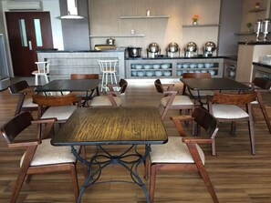 Dining - Hotel 88 ITC Fatmawati (Jakarta)