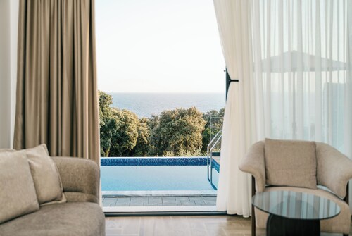 Omena Luxury Villas - 3 Bedroom Villa with Pool & Sea View - Utjeha