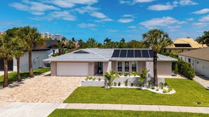 Exterior - 0.4 Mi Walk to Beach & Dining | Heated Pool (Marco Island)
