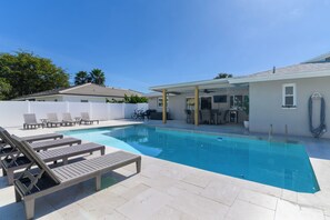 A heated pool - 0.4 Mi Walk to Beach & Dining | Heated Pool (Marco Island)