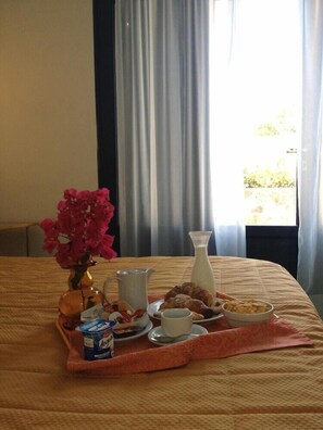 Room - Aura Hotel (Lipari)