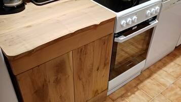 Frigorífic, microones, forn i placa de cuina