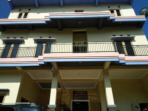 Exterior detail - Siola Homestay (Labuan Bajo)