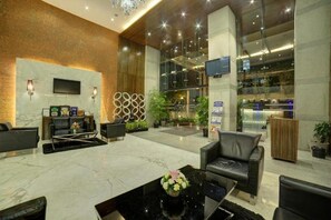 Lobby - Goldfinch Hotel Mangaluru (Mangaluru)