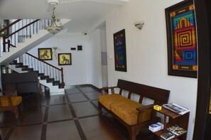 Bahagian dalam