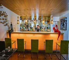 Bar (en el alojamiento)