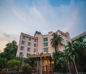 Exterior - Barsana Hotel & Resort (Siliguri)
