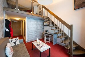 Living area - Aiguille Percee Hotel Restaurant (Tignes)