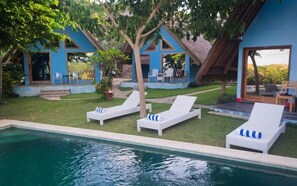 Outdoor pool - Blue Monkey Villas (Kuta)